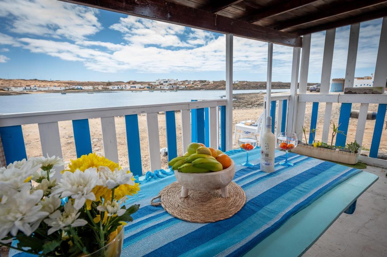 Cabin In Front Of Idyllic Majanicho Beach ภายนอก รูปภาพ